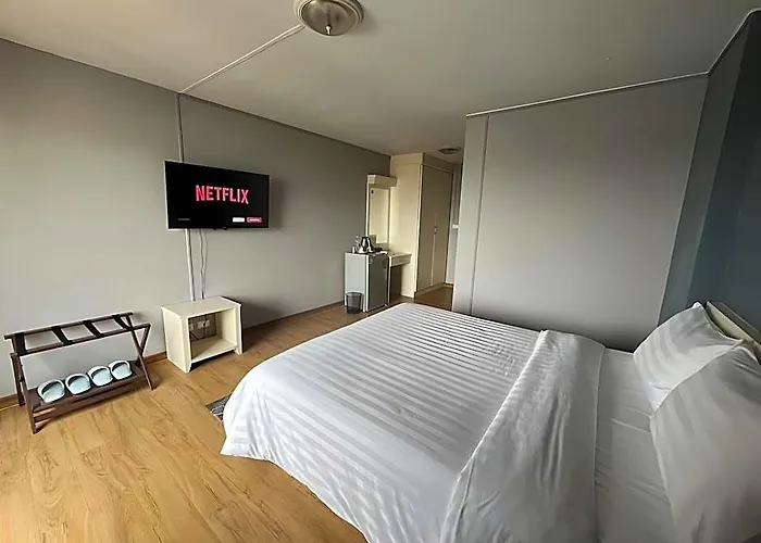 Hotel We Resident